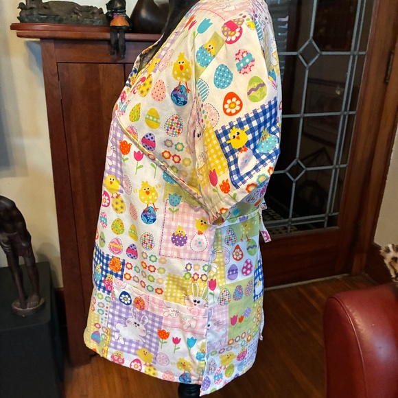 "Life" scrub top, M, Easter theme, EUC - Picture 2 of 7